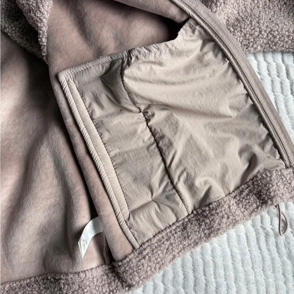 Offline by Aerie Quilted Sherpa Jacket - Picture 5 of 6